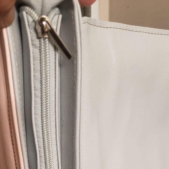 Baby Pink Baby Blue Quilted Pattern Crossbody Bag - Picture 6 of 9